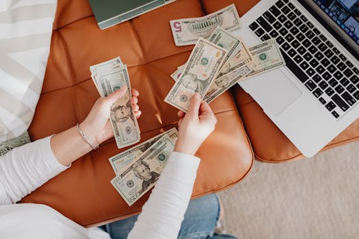 How to Manage Cash Flow and Budgets